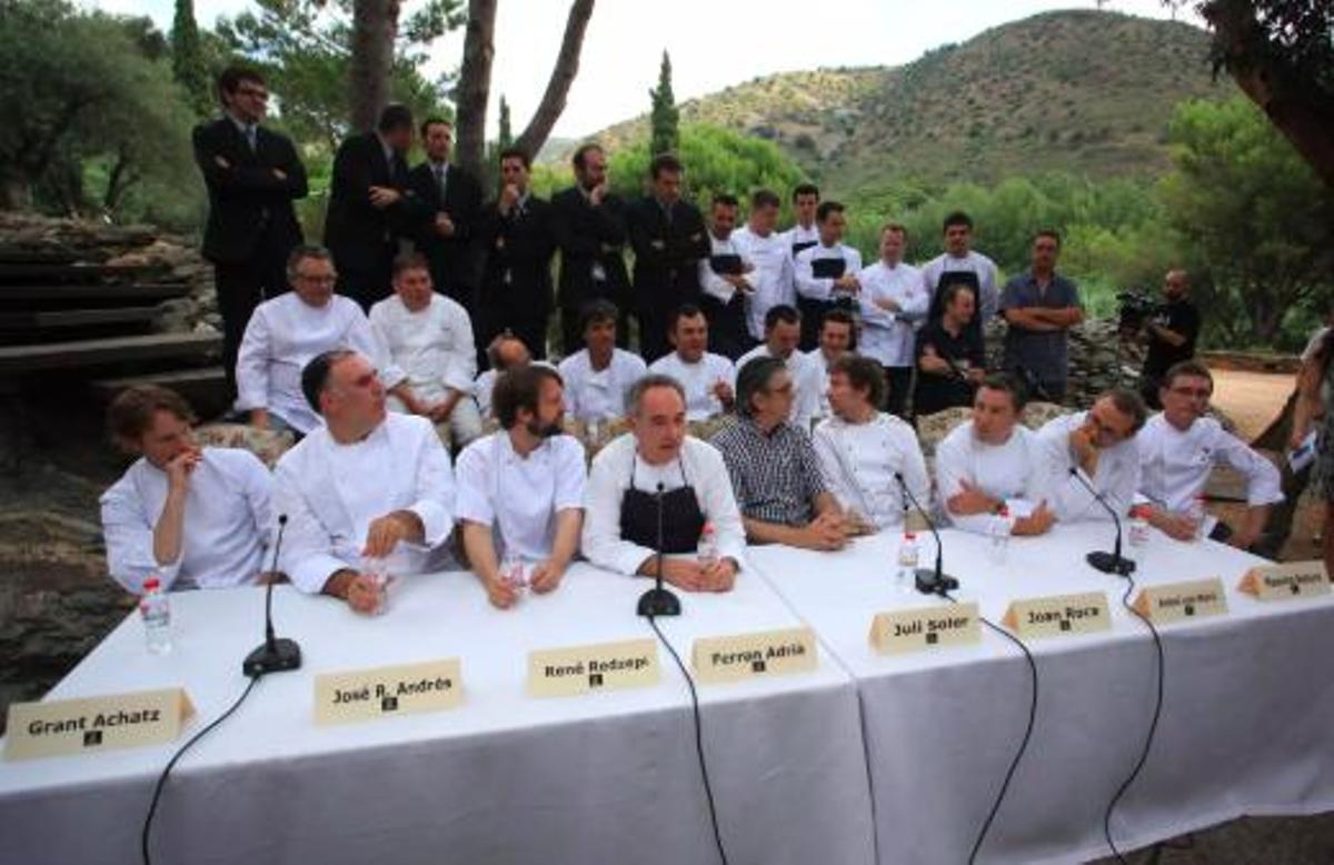 Foto de grup del dia del tancament del Bulli, l'estiu de 2011