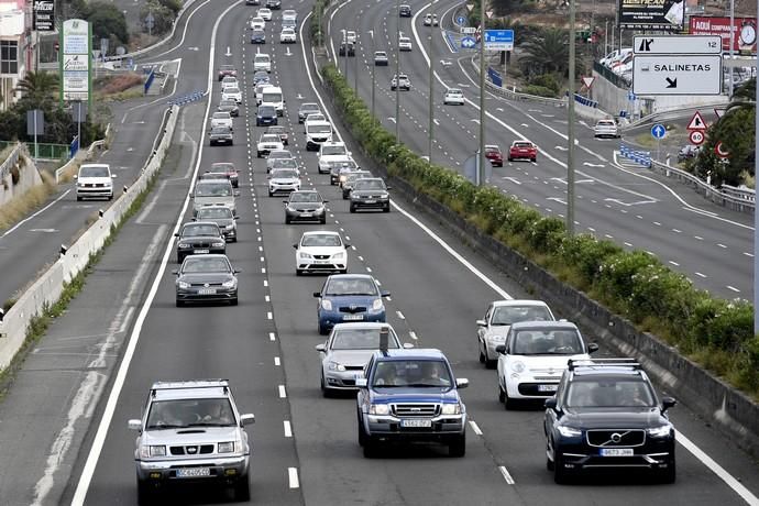 21-04-19 GRAN CANARIA.  AUTOPISTA GC-1. TELDE. Fotos de coches en la autopista. Colas en la autovía de la gente de regreso a casa del sur. Fotos: Juan Castro.  | 21/04/2019 | Fotógrafo: Juan Carlos Castro