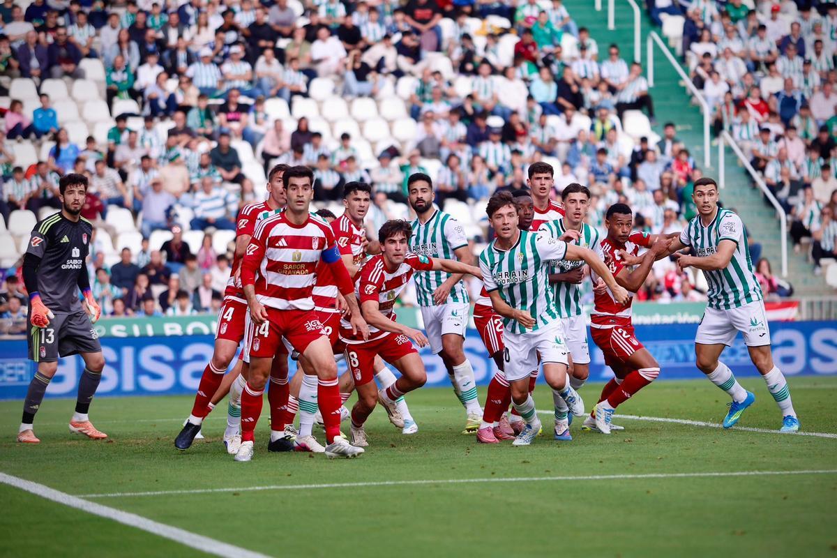 Córdoba CF-Granada | Las imágenes del partido de LaLiga Hypermotion
