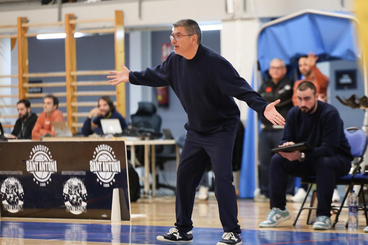 Galería: triunfo del Class Sant Antoni frente al Homs Mataró