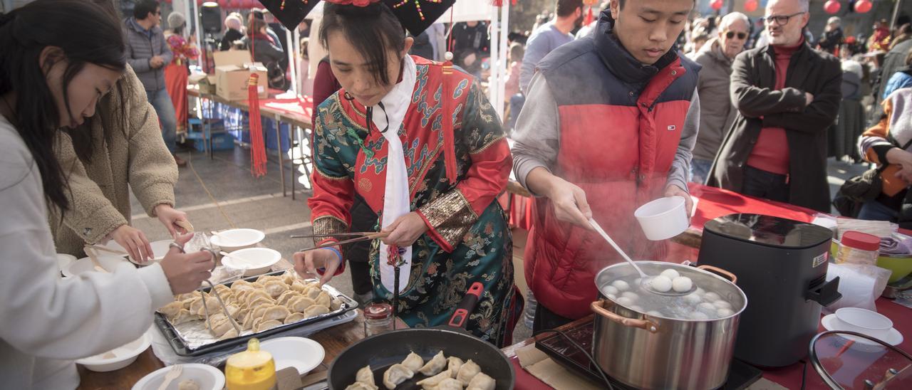 Celebració de la comunitat de Manresa de benvinguda de l'any nou xinès