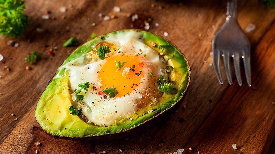 Aguacate al horno con huevo, Receta en 2024