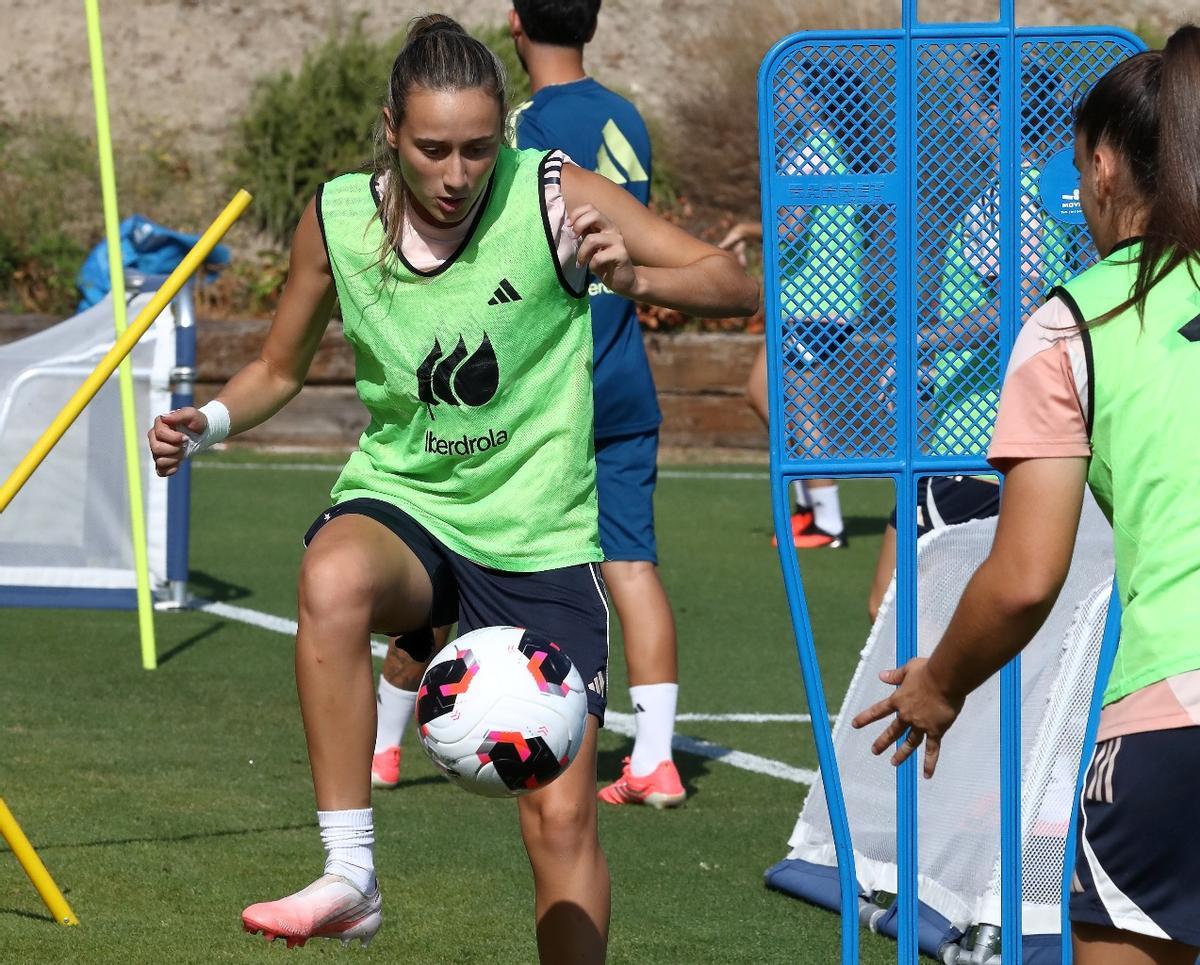 Alba Cerrato, en un entrenamiento de la selección española sub 20.
