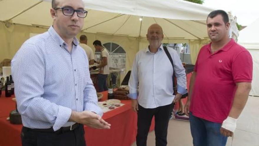 El alcalde, Federico Vidal, a la izquierda, ayer en la Fira.