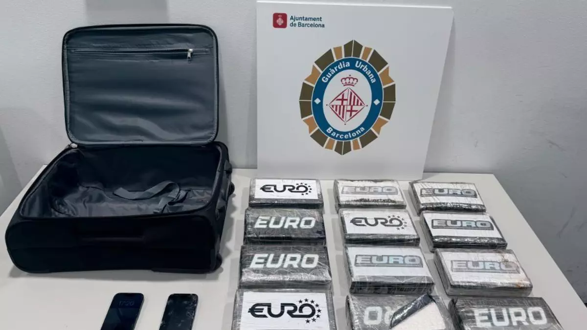 La Guardia Urbana detiene a un hombre con 13 kilos de cocaína en una maleta cerca de la Sagrada Familia