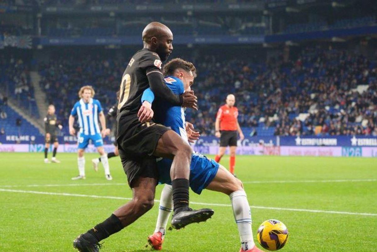 Foulquier y Puado, en el partido de la pasada temporada en el RCDE Stadium