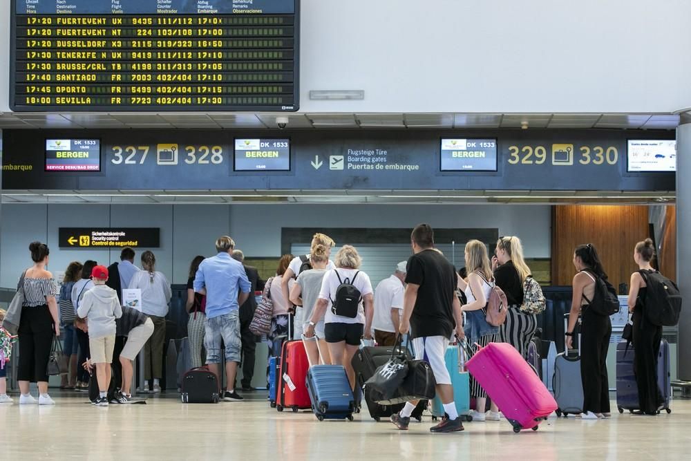 Operación salida de agosto en el aeropuerto de Gran Canaria