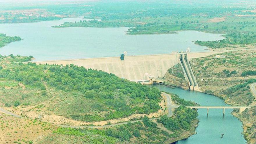 Imagen aérea  del embalse de Valparaíso