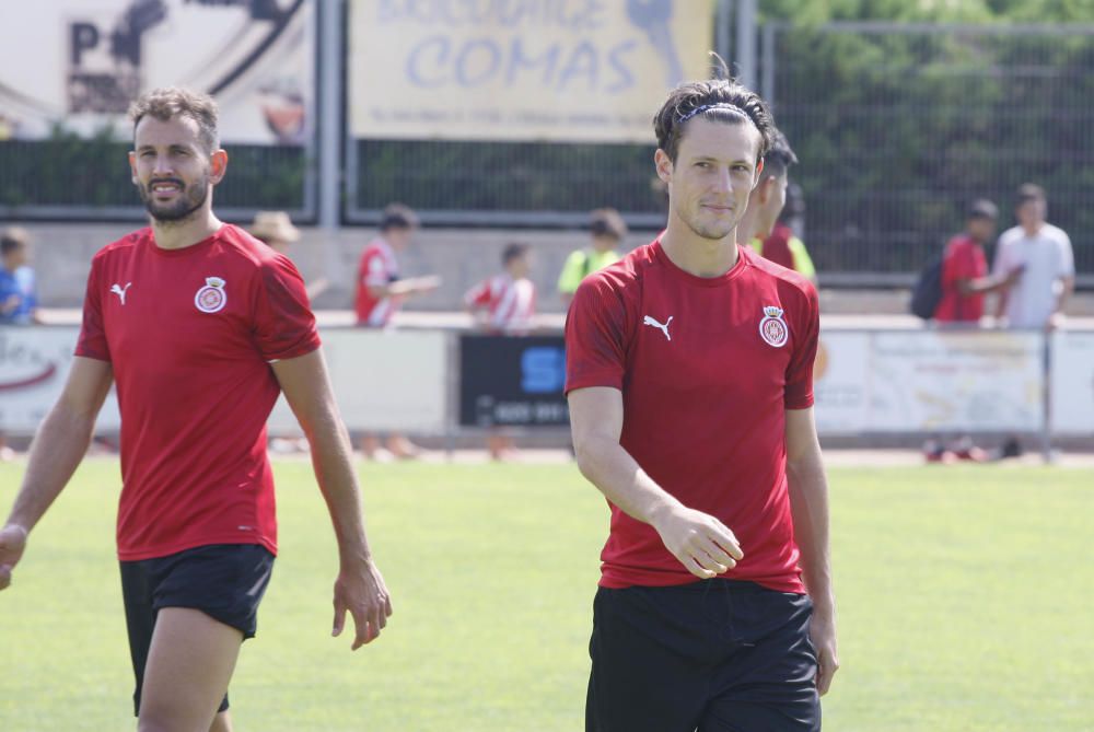 Entrenament de portes obertes del Girona FC a l'Escala