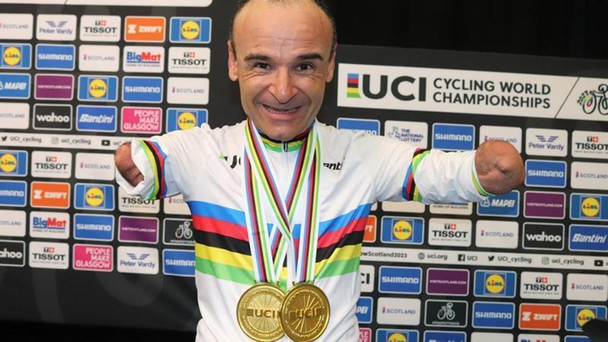 Ricardo Ten posa con sus dos oros del pasado Mundial de Glasgow