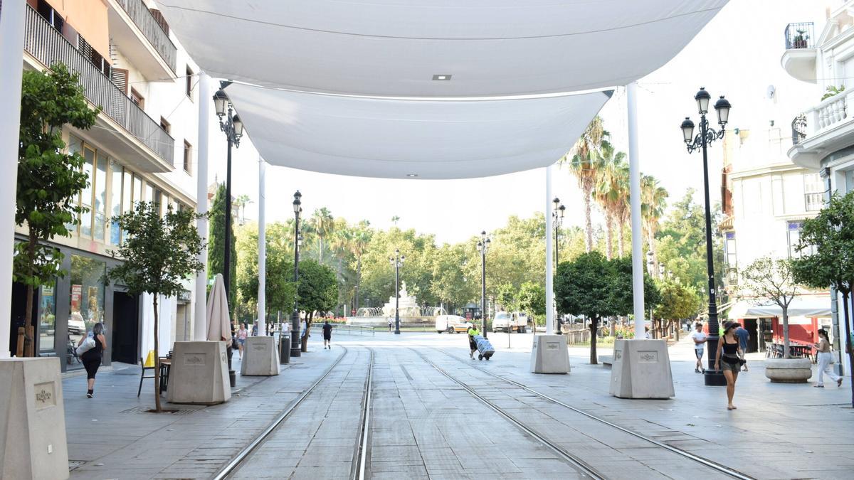 Los toldos de la avenida de la Constitución instalados en el verano de 2025