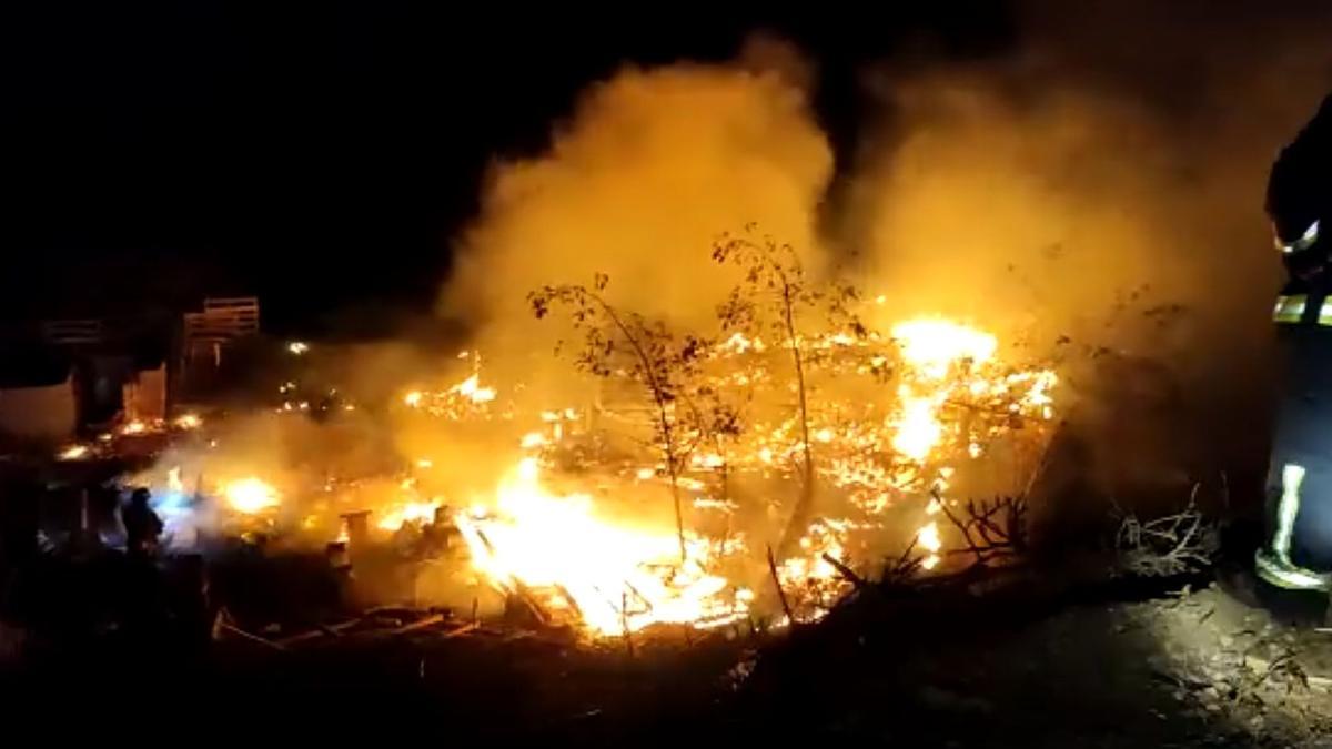 Arde una casa en el barranco Guiniguada