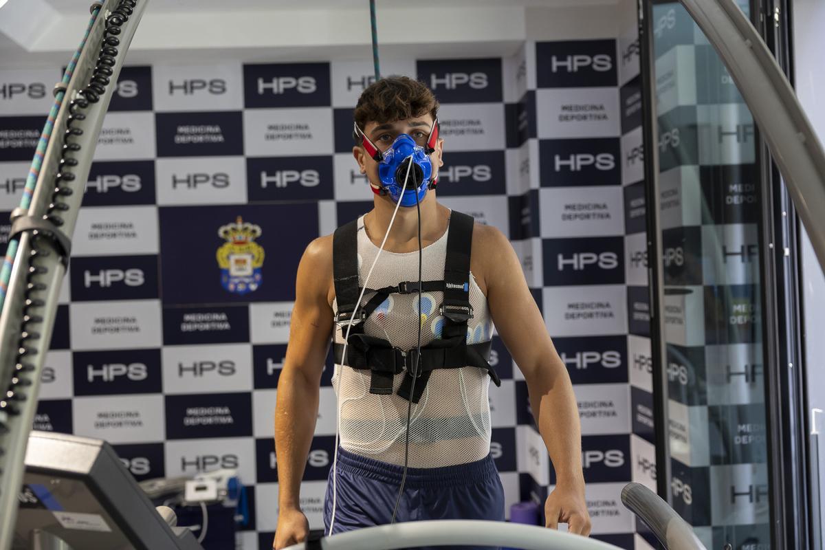Reconocimiento médico de jugadores de la UD Las Palmas en el Hospital Perpetuo Socorro