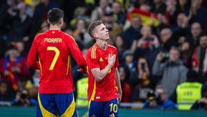 Dani Olmo celebra su golazo ante Brasil