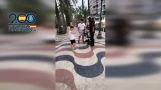 La Policía Nacional localiza a un niño autista perdido cerca de la Explanada en Alicante