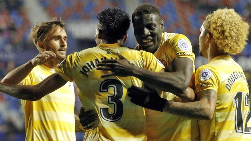 Els jugadors del Girona celebrant el gol de Mojica