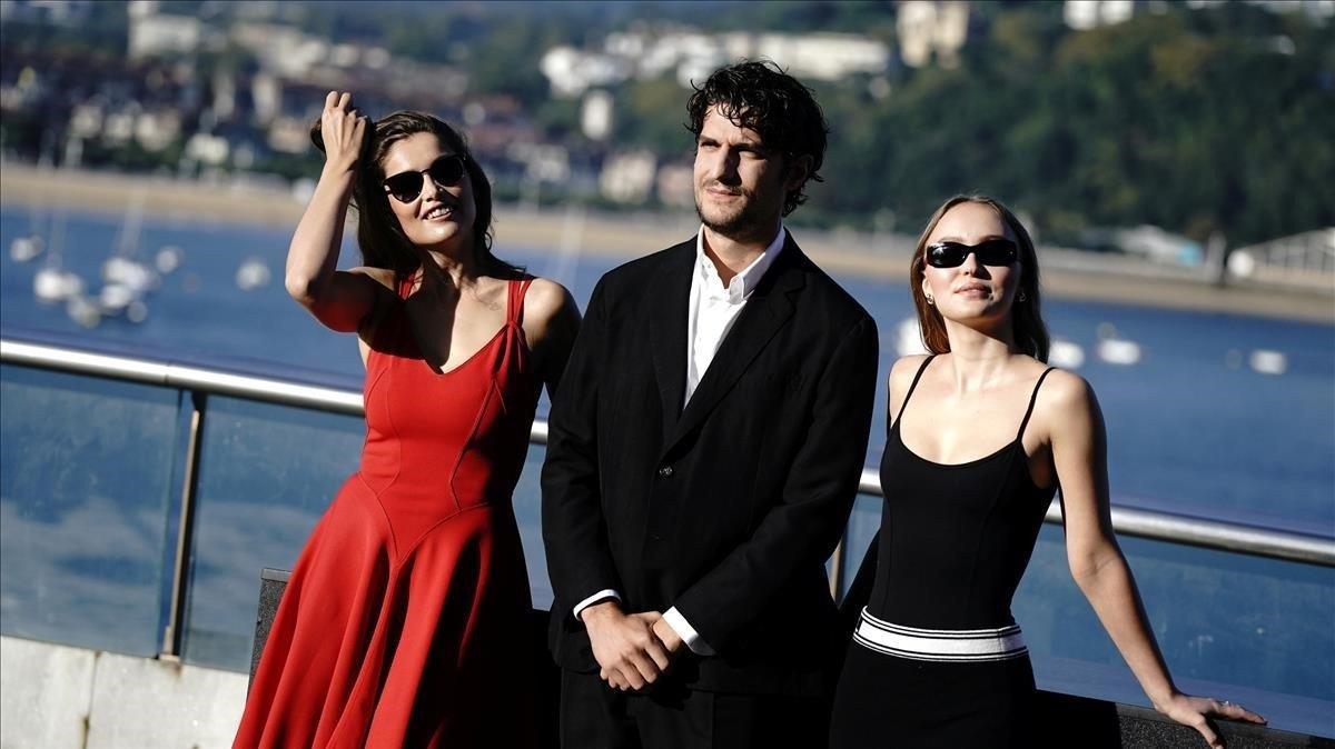 zentauroepp45143058 french actors laetitia casta  louis garrel and lily rose dep180922205923