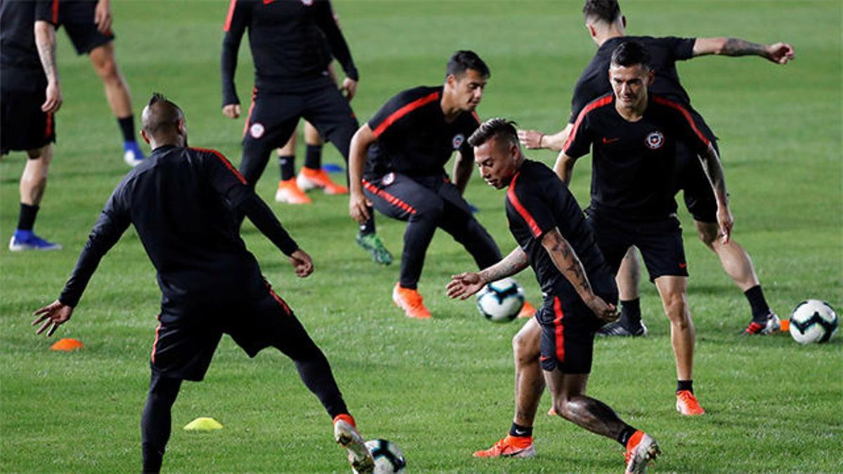 Alexis Sánchez y Arturo Vidal participaron en último entrenamiento de Chile