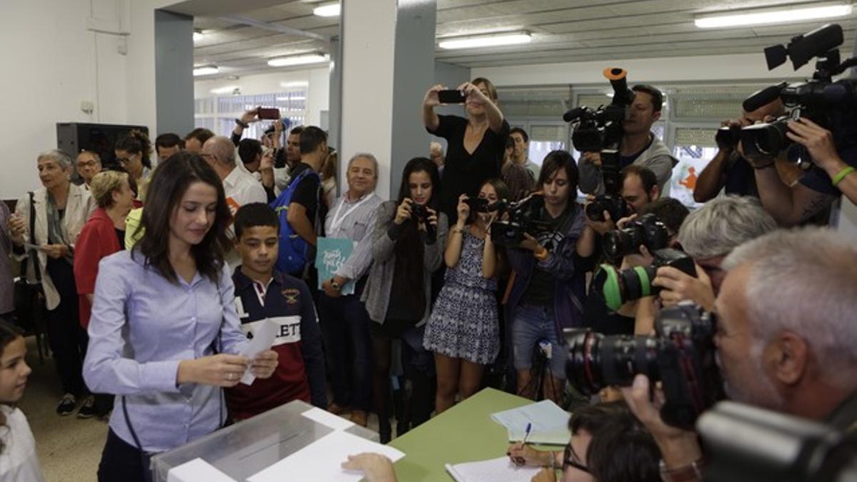 La candidata de Ciudadanos, Inés Arrimadas, en Les Corts.