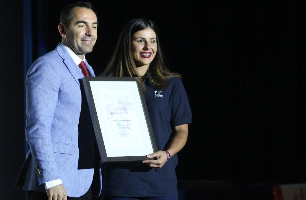 La UMA ha celebrado su tradicional Gala del Deporte, en la que ha premiado a la judoca Carmen Herrera, el capitán del UMA Antequera de fútbol-sala 'Tete', el mecenas del deporte malagueño Manolo Rincón, la jugadora del Clínicas Rincón, Paula Valdivia y el nadador Marcos Rodríguez Mesa.