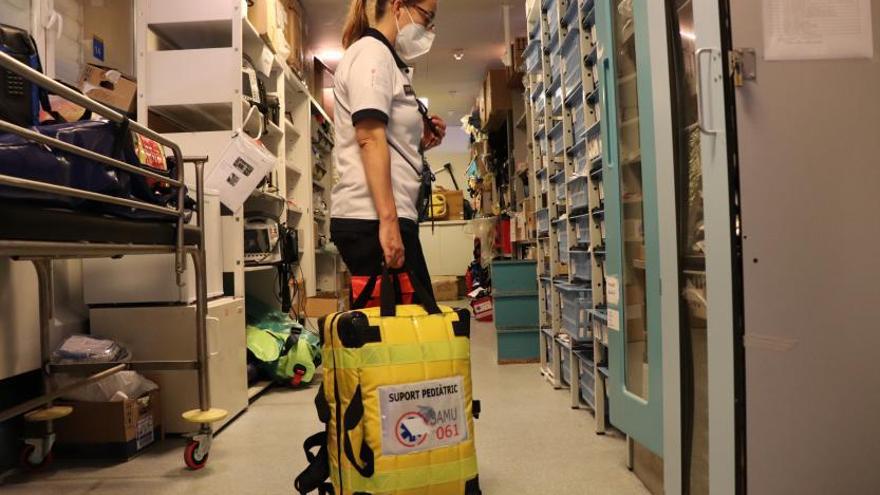 En la maleta de apoyo pediátrico de la ambulancia está lo que necesitan para los partos. | ASEF