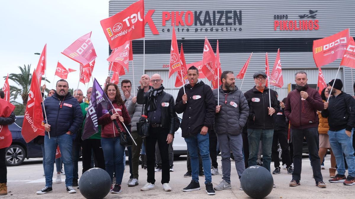 Organizan piquetes en las principales empresas de calzado de Elche y Elda