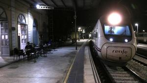 Un tren Avant en la estación de Tortosa, este mes de octubre.