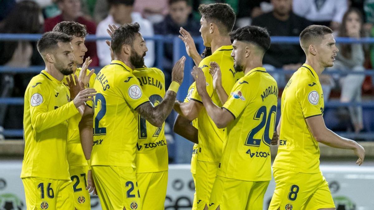 El equipo amarillo celebrando uno de sus goles