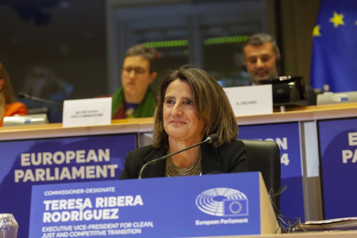 La vicepresidencia ejecutiva de la Comisión Europea, Teresa Ribera, durante su proceso de audiencia en el Parlamento Europeo.