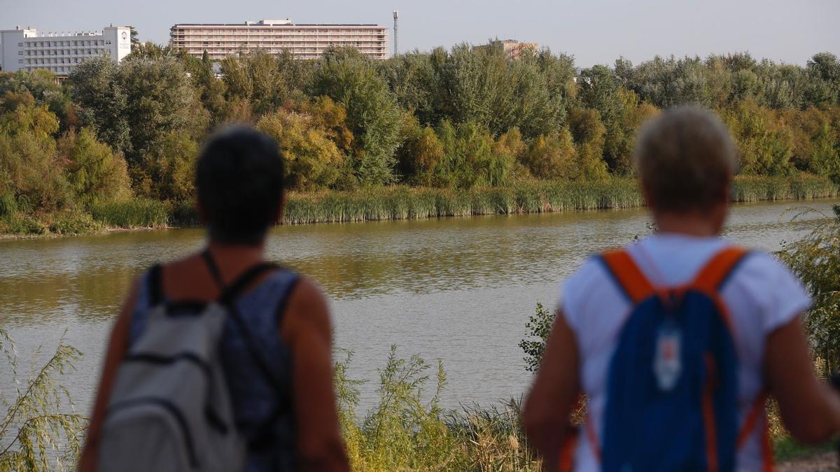 Zona del río de Córdoba en la que se halló el cuerpo decapitado.