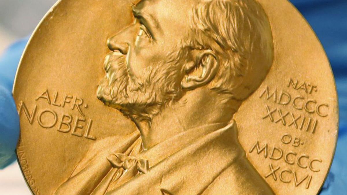 Medalla d’or del premi Nobel.   | FERNANDO VERGARA / AP