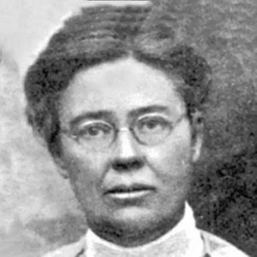 June McCarroll, la mujer que pintó la primera línea divisoria de carriles