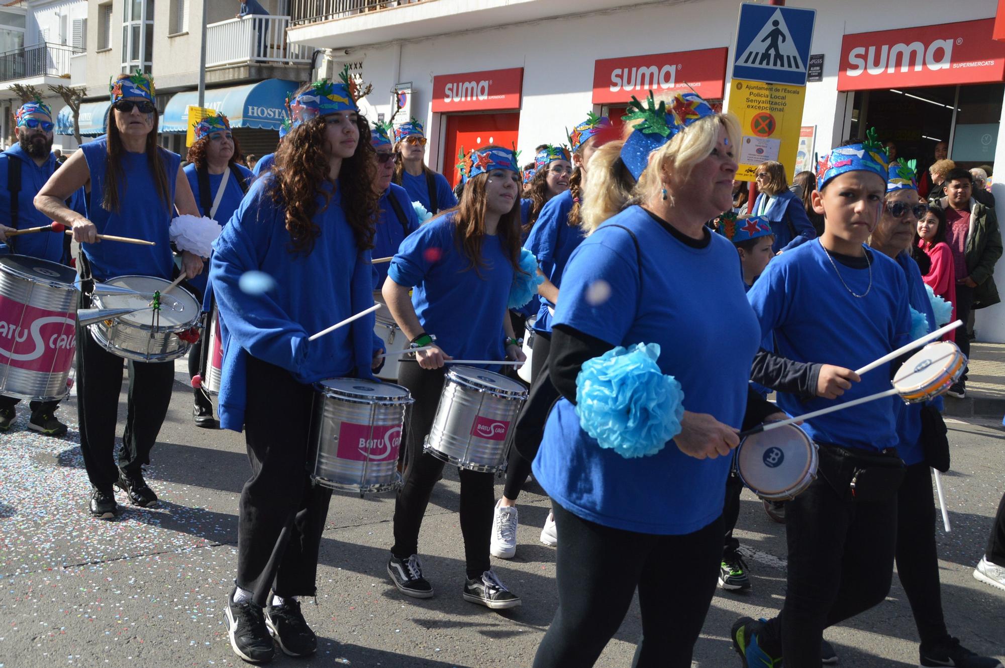 L'Escala vibra amb una rua de carnaval carregada d'imaginació