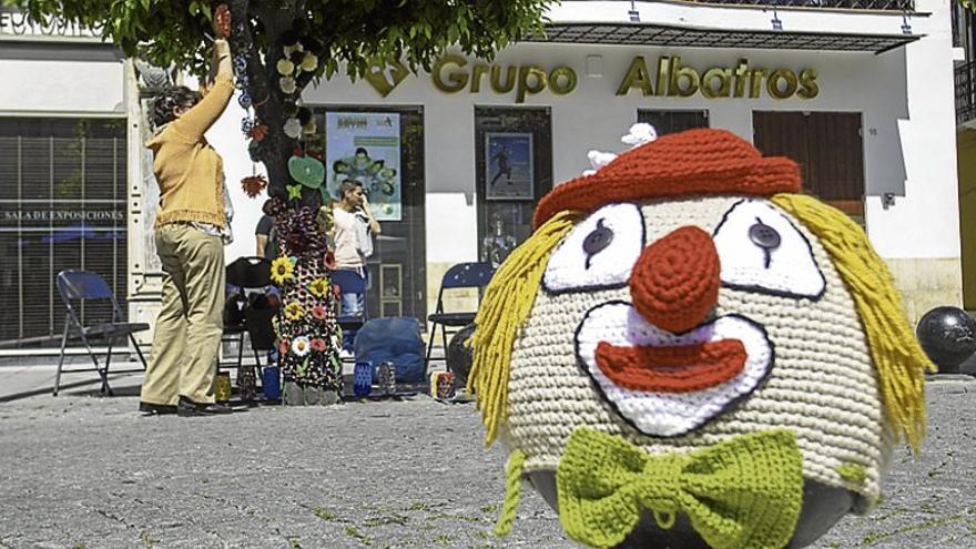 El punto y el ganchillo salen a la calle de Badajoz