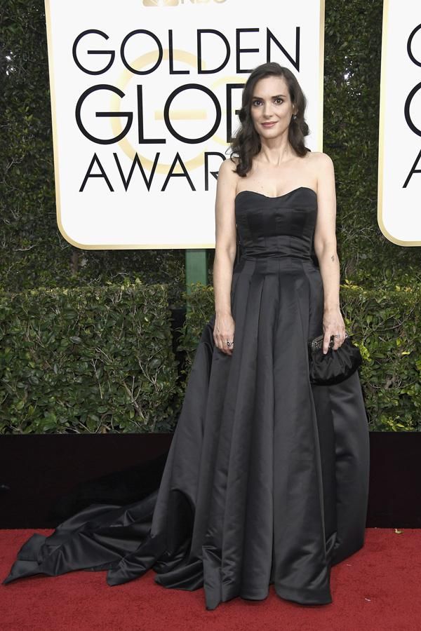 Vestidos Globos de Oro 2017: Winona Ryder de Viktor & Rolf