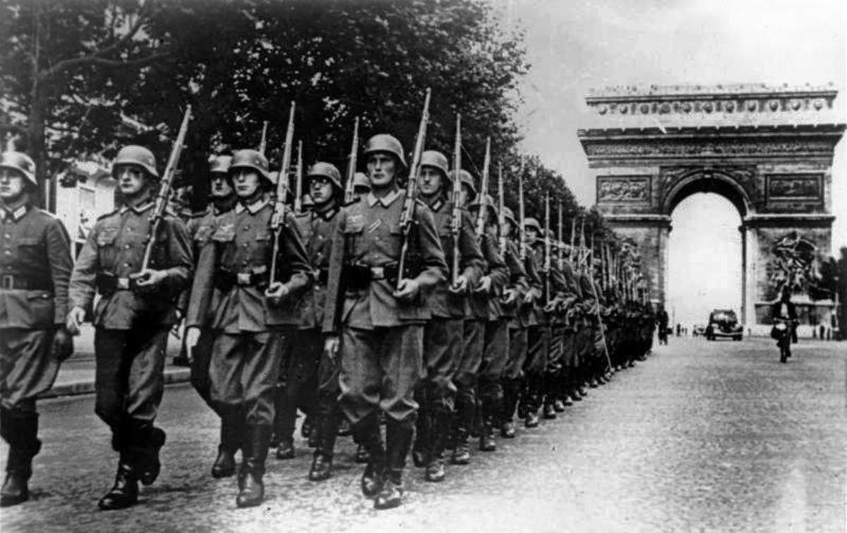 Desfile nazi en el París ocupado.