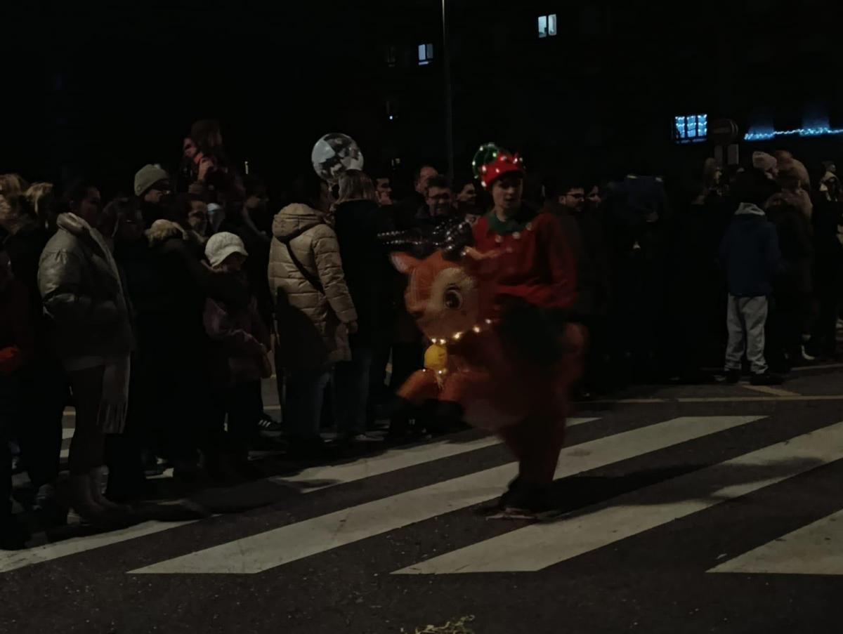 Los Reyes desbordan Lugones en una cabalgata de récord