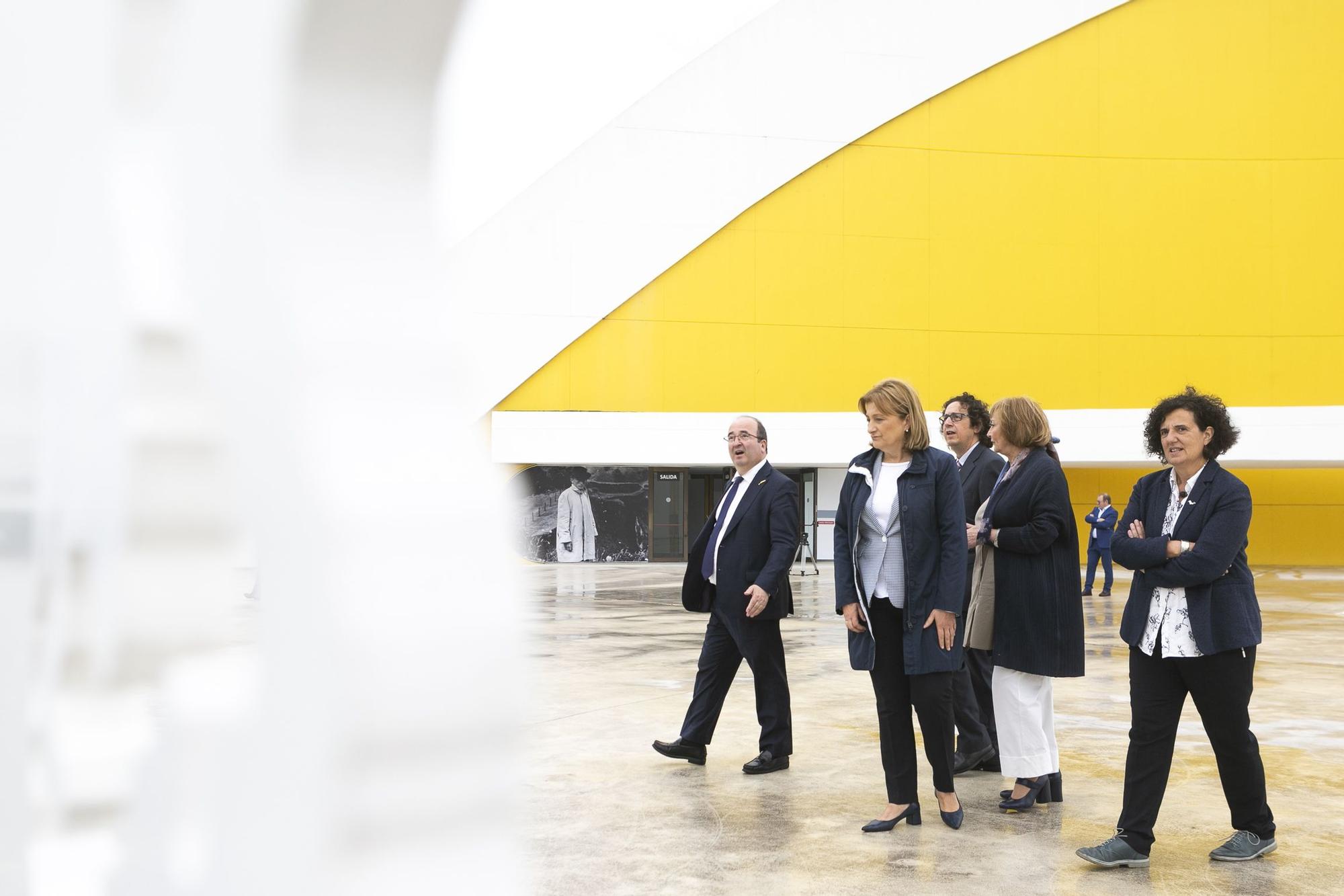 El Ministro de Cultura, Miquel Iceta, visita el Centro Niemeyer