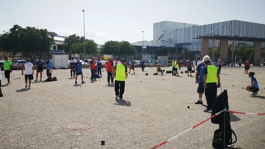 Medio millar de petanquistas de cinco países participarán en un torneo en Lorca