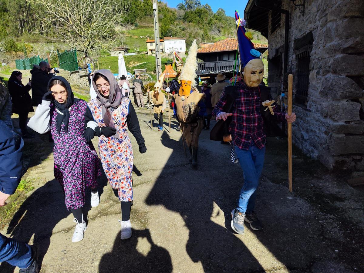 Los "mazcaraos" de Rozaes celebran el domingo'l gordu