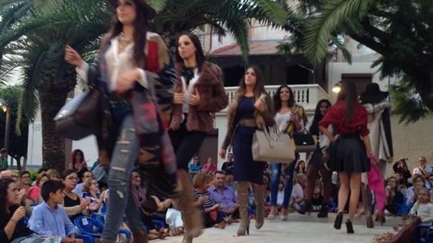 La moda de Otoño toma la plaza de España