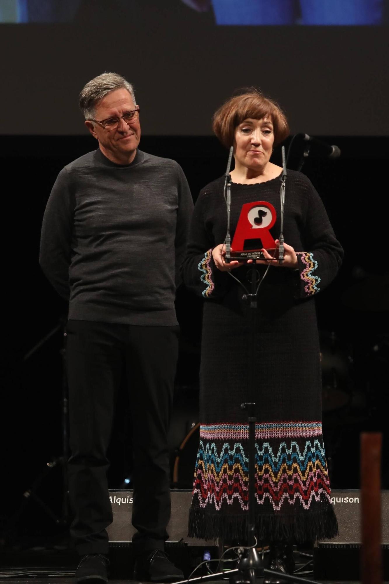 En imágenes | Así fue la entrega de los premios "Amas" en el teatro Filarmónica