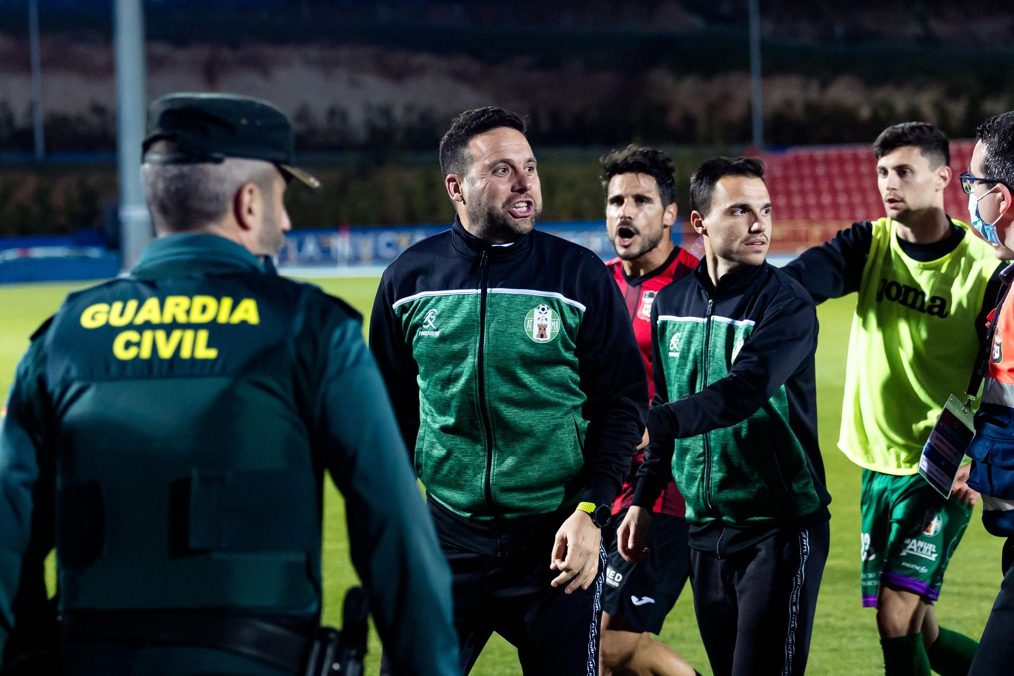 La Nucía deja escapar la victoria con un gol en el 99’. El árbitro sale escoltado tras una tangana final