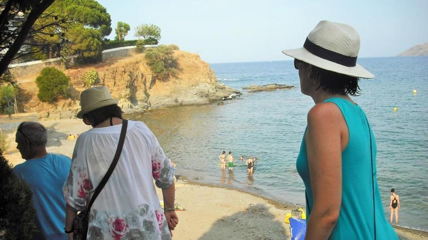 Un grup de turistes a la zona de la Farella.