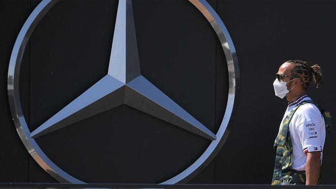 Lewis Hamilton en el hospitality de Mercedes