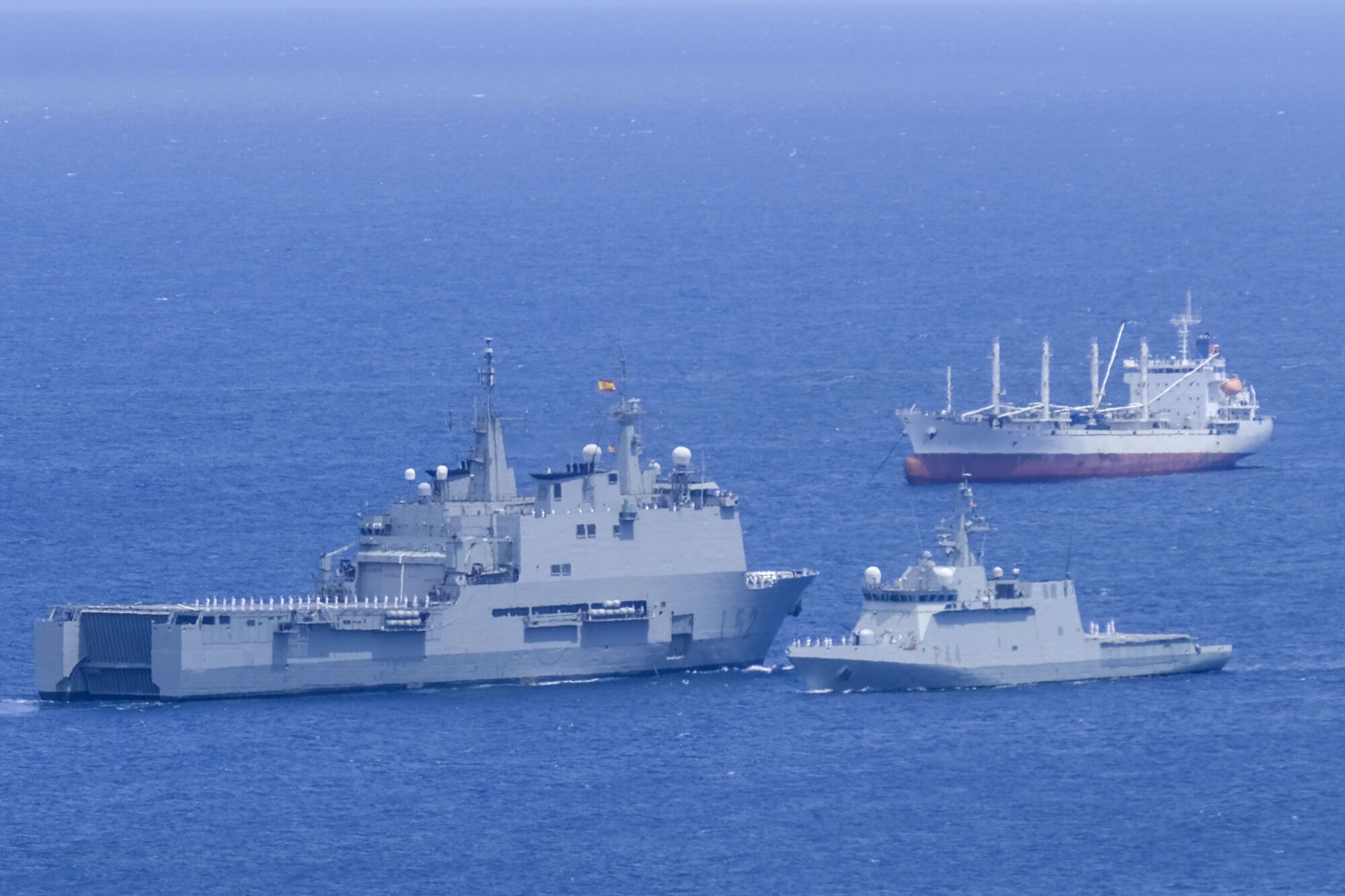 Los actos por el Día de las Fuerzas Armadas en Las Palmas de Gran Canaria, en imágenes