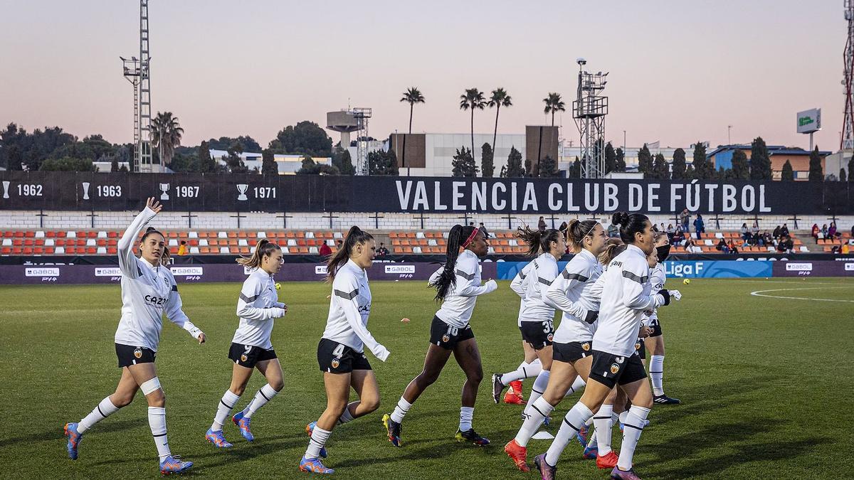 El Valencia Femenino entrenando en la Ciudad Deportiva