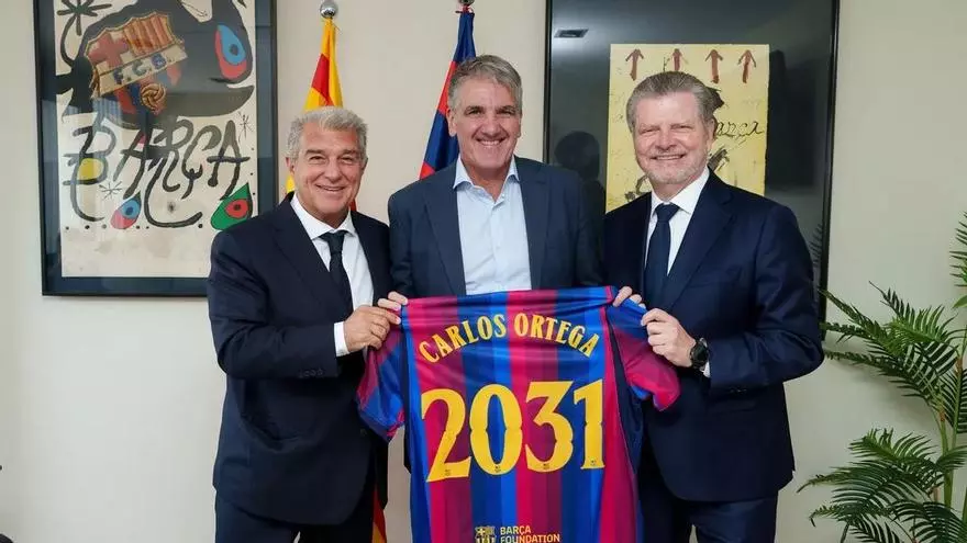 Carlos Ortega renueva con el Barça hasta 2031