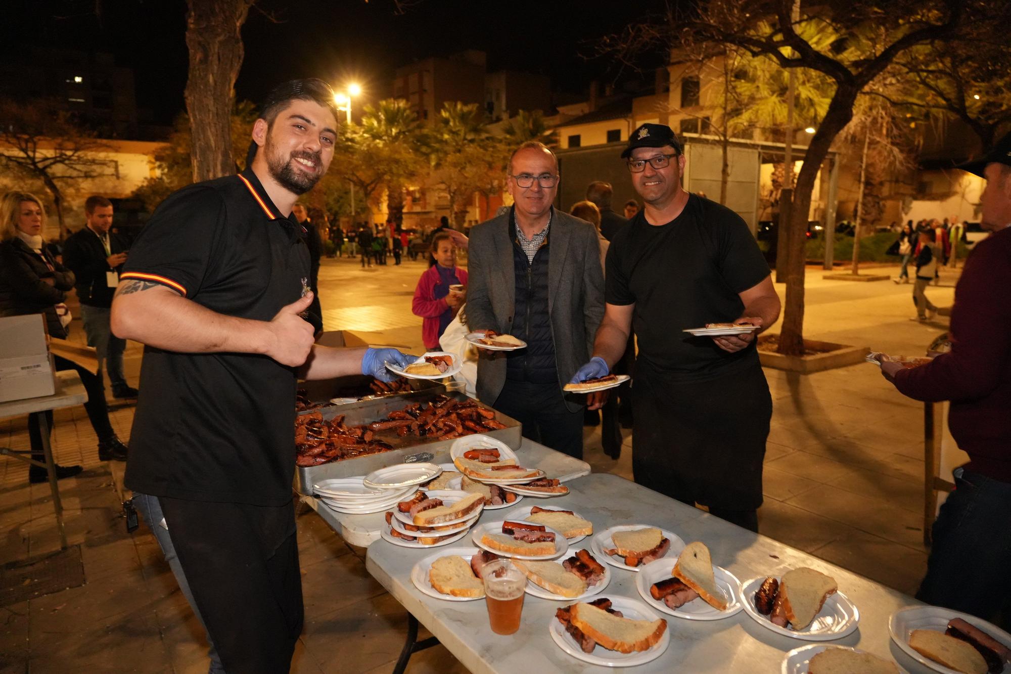 Imágenes de Magdalena: Barbacoa popular para más de 4.000 personas en Castelló