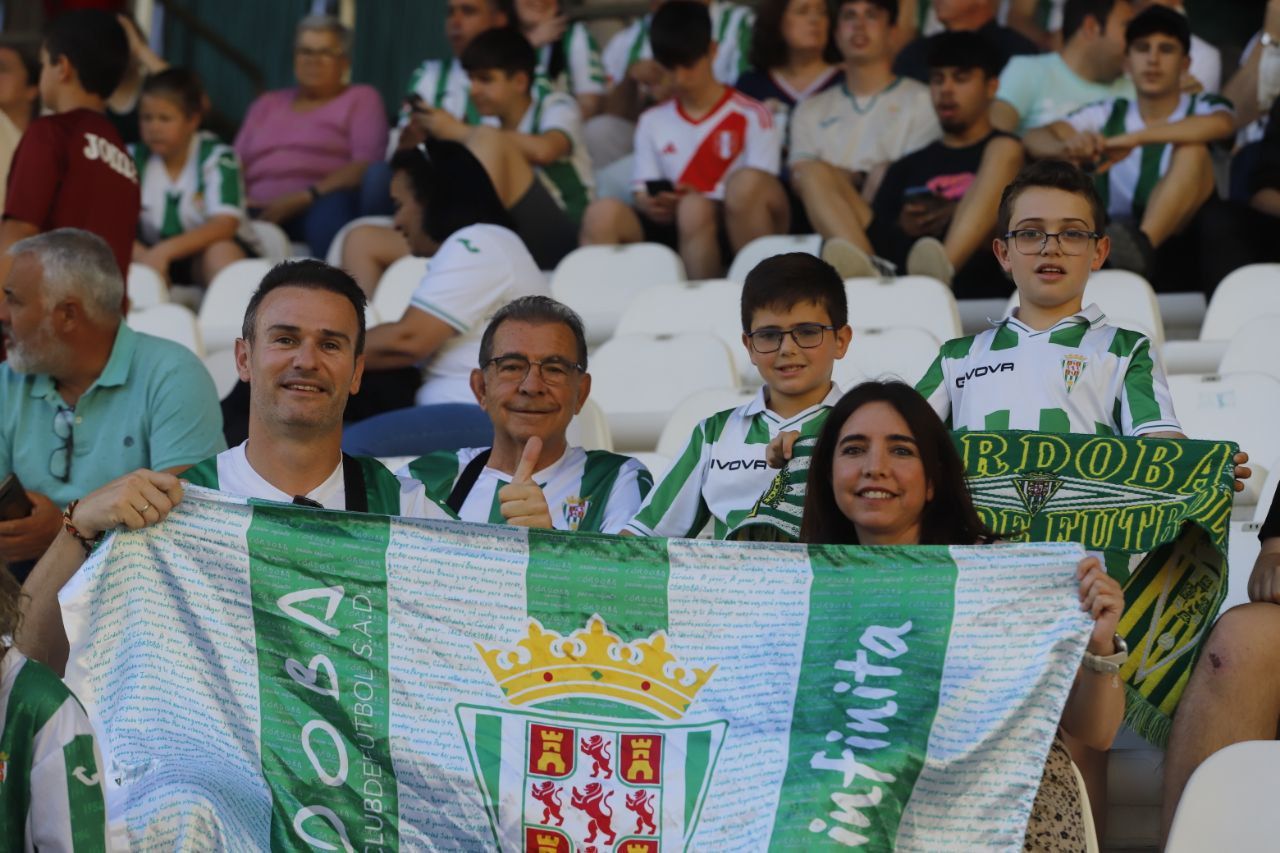 Córdoba CF-Mirandés: las imágenes de la afición en El Arcángel